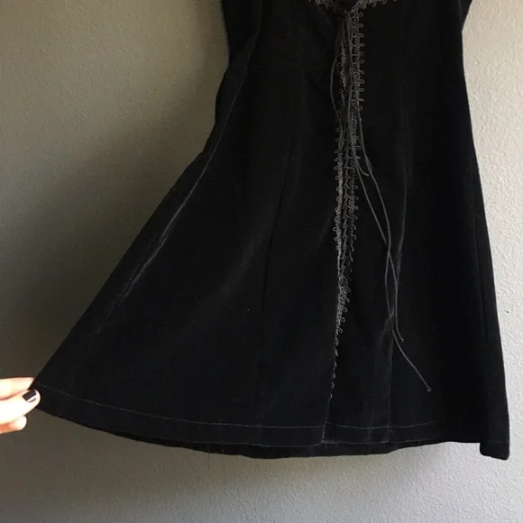 NEW Velvet Lace Up Square Neck Dresss - Picture 5 of 5